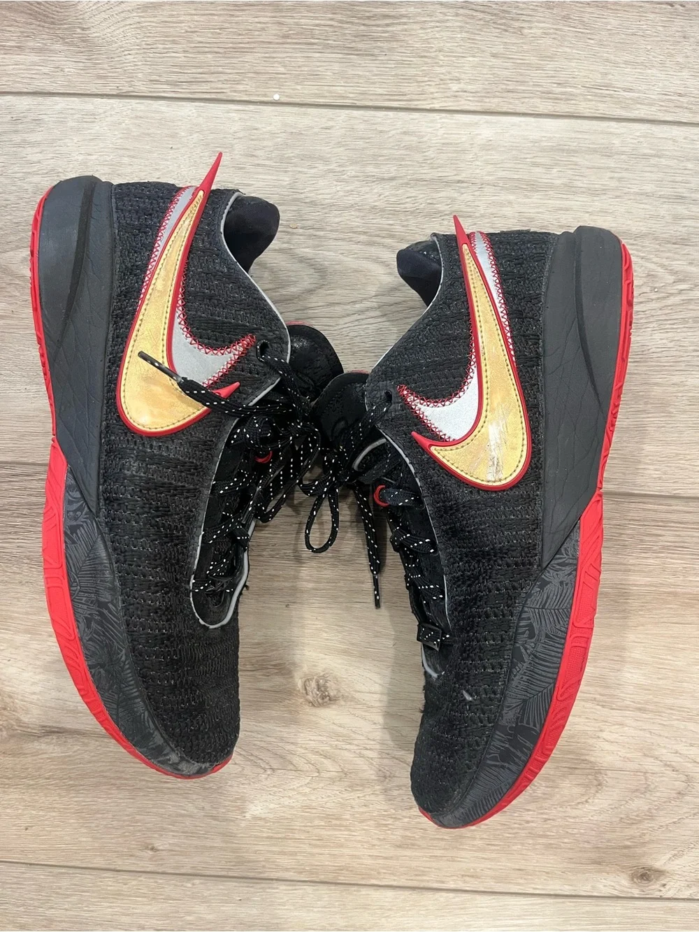 Nike LeBron Basketball Shoes Red Black